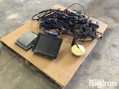 Trimble AgGPS Nav controller 2 & FMX monitor