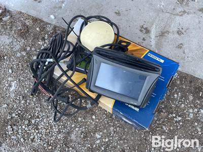 Trimble CFX-750 Guidance Monitor & Globe