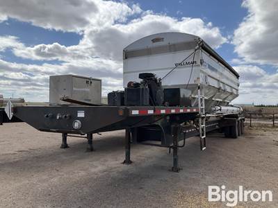 2014 Behnke Tri/A Willmar Dry Fertilizer Tender Trailer