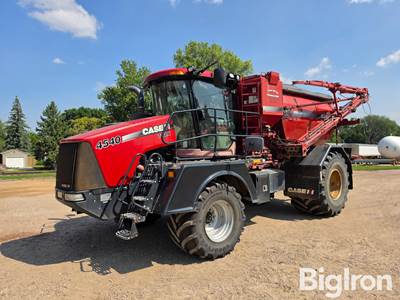 2015 Case IH 4540 Self-Propelled Dry Fertilizer Spreader