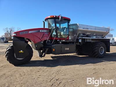 2012 Case IH Titan 3030 Self-Propelled Dry Fertilizer Spreader