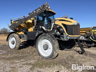 2019 RoGator RG1300 Self-Propelled Airmax 180 Spreader