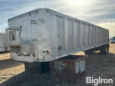 1999 East Tandem Pusher Tri/A Dump Trailer