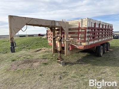 1974 Winnebago Tri/A Dump Trailer