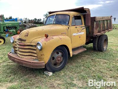 1952 Chevrolet 6400 S/A Dump Truck