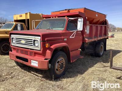 1986 Chevrolet C60 Custom Deluxe S/A Dump/Spreader Truck