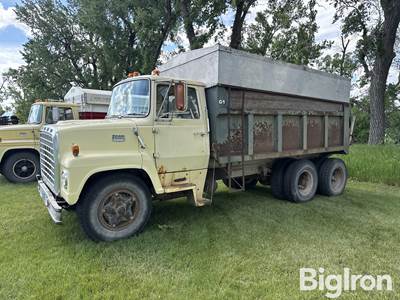 1973 Ford 752 Dump Truck