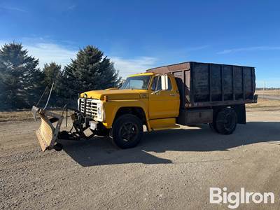 1976 Ford F7000 Dump Truck