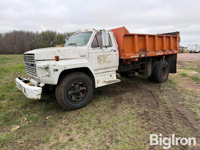 1984 Ford F700 S/A Dump Truck