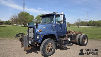 1994 Ford L8000 S/A Dump Truck