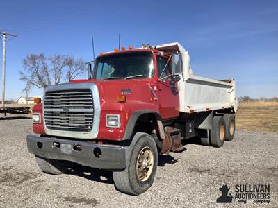 1989 Ford LT8000F Dump Truck