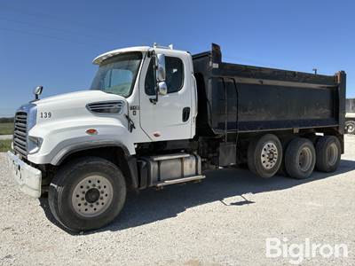 2015 Freightliner 114SD Tri/A Dump Truck