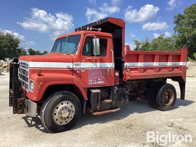 1982 International 2275 S-Series S/A Dump Truck