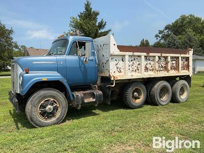 1975 International F2070A Tri/A Dump Truck