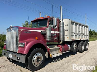2005 Kenworth W900B Tri/A Dump Truck