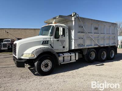 2011 Mack 800 GU800 Dump Truck