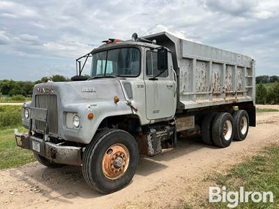 1977 Mack DM685 T/A Dump Truck