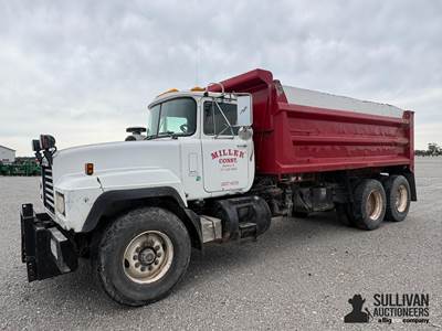2000 Mack RD600 T/A Dump Truck