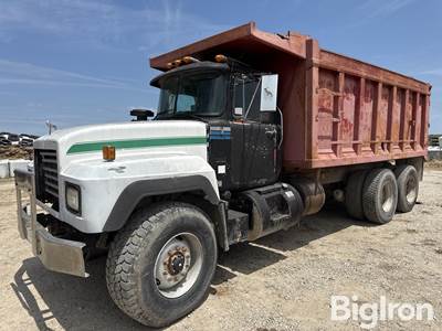 1994 Mack RD600 Dump Truck
