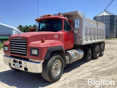 1992 Mack RD690S T/A Dump Truck