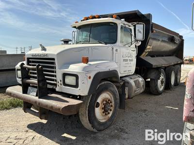 1994 Mack RD690S Tri/A Dump Truck