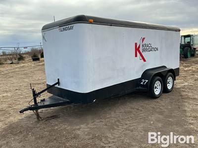 2000 Hale T/A Enclosed Trailer