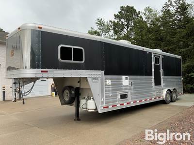2017 Platinum T/A Toy Hauler w/Living Quarters