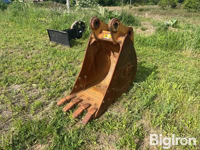C&P DEF 24” Excavator Bucket