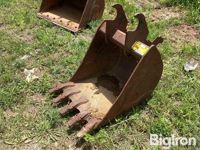 Hitachi ZX50U OC 24" Excavator Bucket