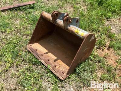 Strickland 35" Excavator Bucket
