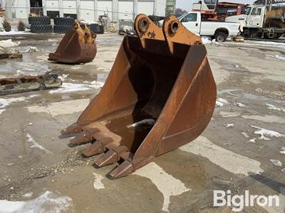 44” 5-Tooth Excavator Bucket
