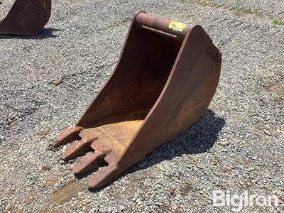 WainRoy 24" Excavator Bucket