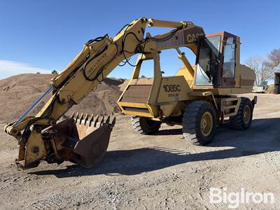 Case Cruz Air 1085C Excavator