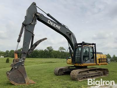2007 John Deere 240D LC Excavator