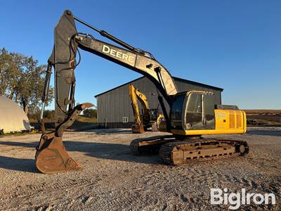2007 John Deere 240D LC Excavator