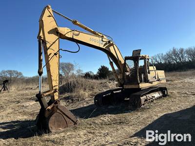 John Deere 690D Excavator