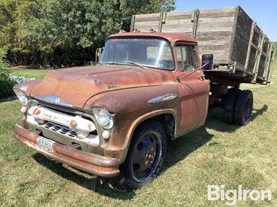 1957 Chevrolet 4400 S/A grain Truck
