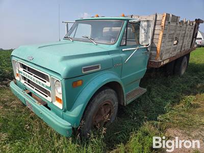 1972 Chevrolet C60 S/A Grain Truck