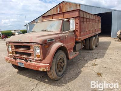 1970 Chevrolet C60 T/A Grain Truck