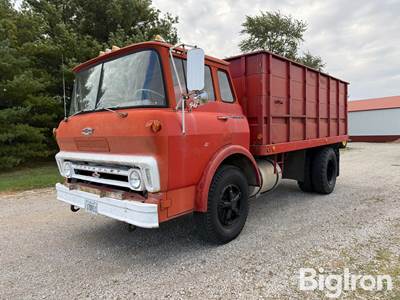 1965 Chevrolet C60 Viking Cabover S/A Grain Truck