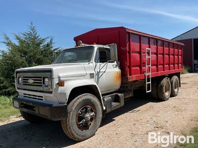 1973 Chevrolet C65 T/A Grain Truck