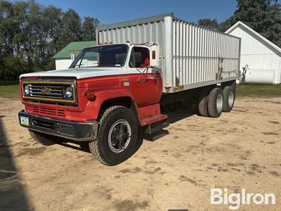 1980 Chevrolet C70/ Kann Box 600 bu Grain Truck