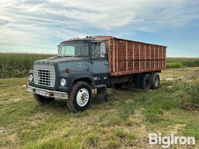 1981 Ford 7000 T/A Grain Truck