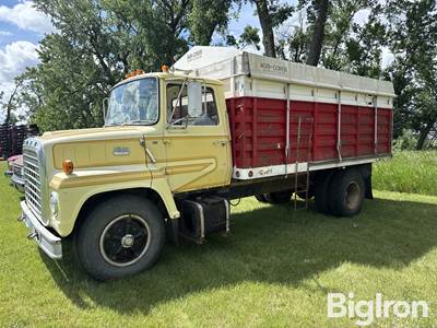 1973 Ford 750 Grain Truck