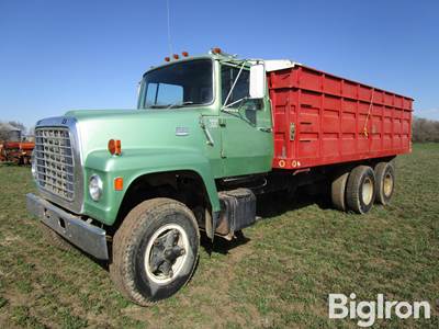1973 Ford 8000 T/A Twin Screw Grain Truck