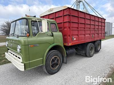 1973 Ford C750 T/A Grain Truck