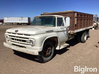 1961 Ford F600 S/A Bobtail Grain Truck