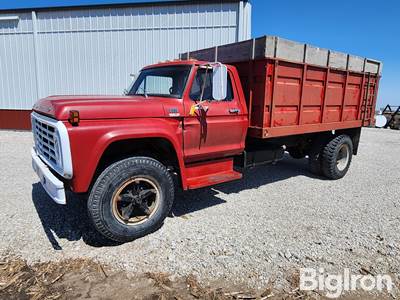 1974 Ford F600 Grain Truck