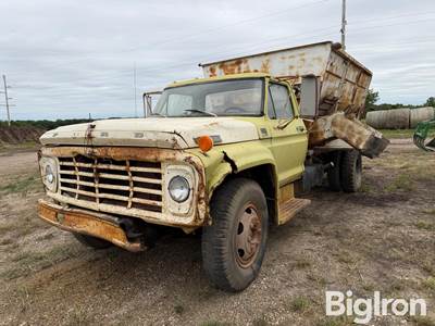 1975 Ford F-600 Feed Mixer Truck