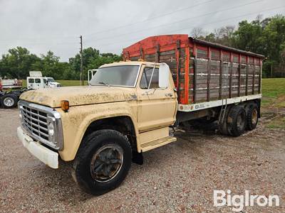1976 Ford F600 T/A Grain Truck
